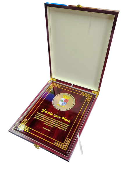 Retablo ribetes dorados y caja de madera