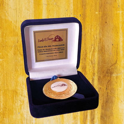 Medalla en caja de terciopelo